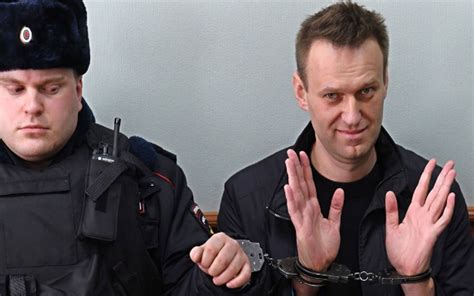 R­u­s­ ­m­u­h­a­l­i­f­ ­N­a­v­a­l­n­ı­y­ ­h­a­p­i­s­t­e­n­ ­ç­ı­k­t­ı­